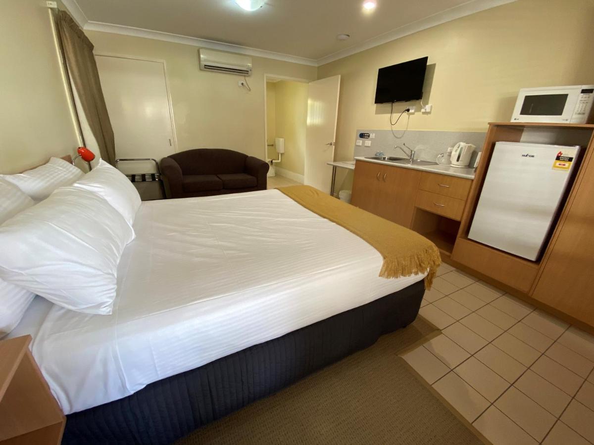 Country Roads Motor Inn Gayndah Exterior photo